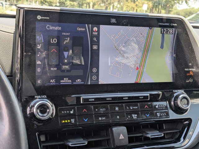 2022 Toyota Highlander Hybrid Platinum