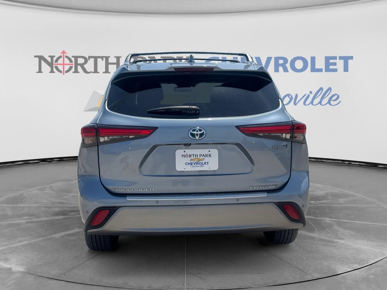 2022 Toyota Highlander Hybrid Platinum Castroville TX