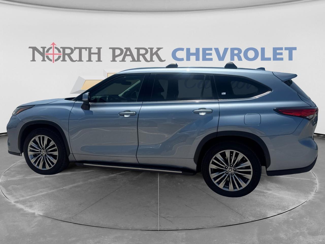 2022 Toyota Highlander Hybrid Platinum Castroville TX