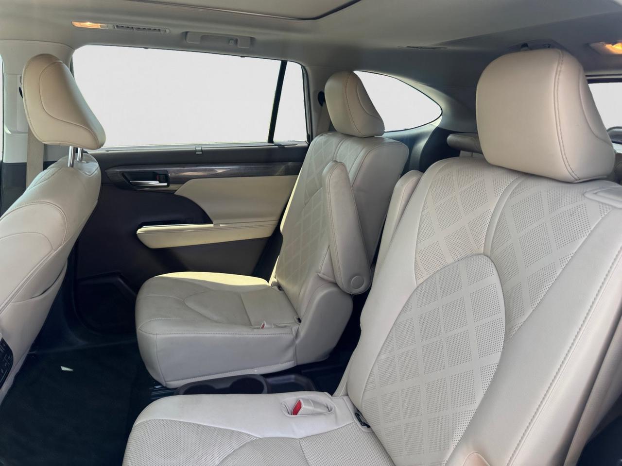 2022 Toyota Highlander Hybrid Platinum Castroville TX