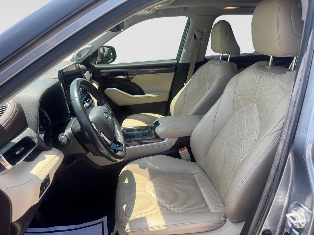 2022 Toyota Highlander Hybrid Platinum Castroville TX