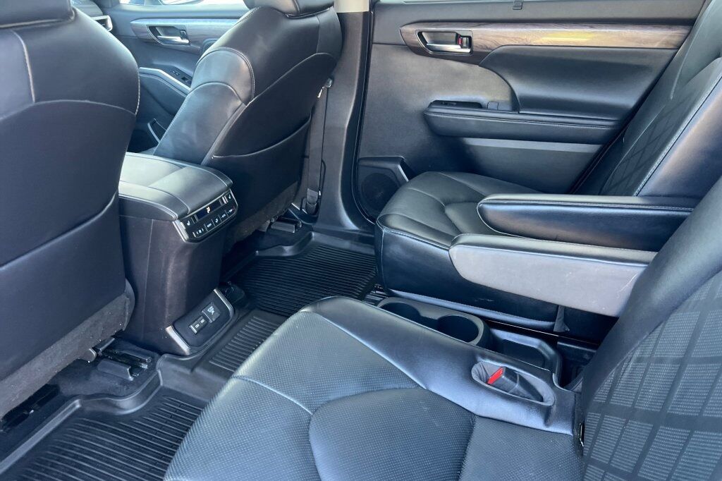 2022 Toyota Highlander Hybrid Platinum Fruitland ID