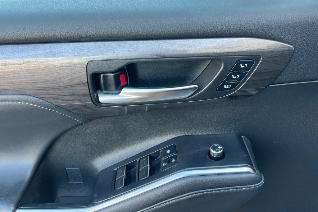 2022 Toyota Highlander Hybrid Platinum Fruitland ID