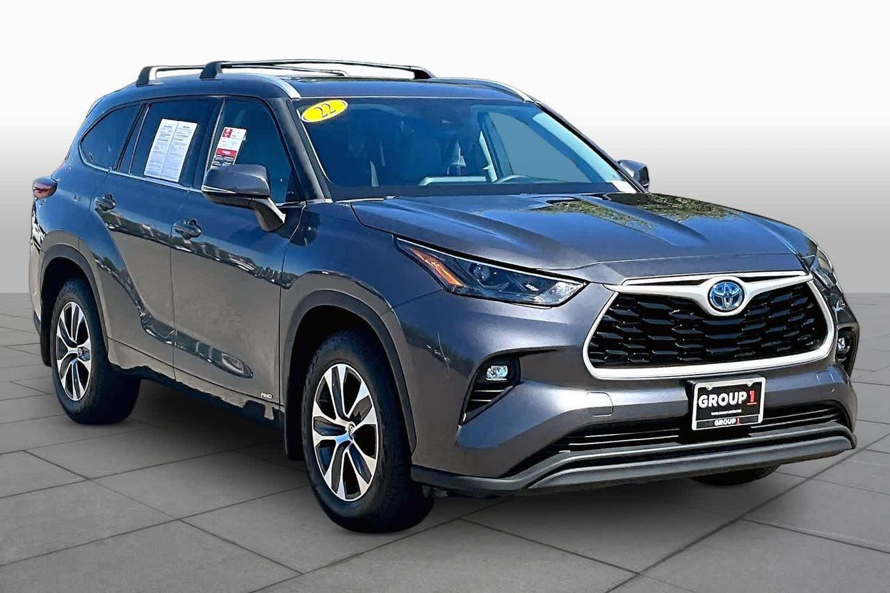 2022 Toyota Highlander Hybrid XLE