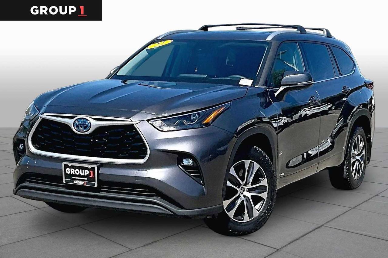 2022 Toyota Highlander Hybrid XLE
