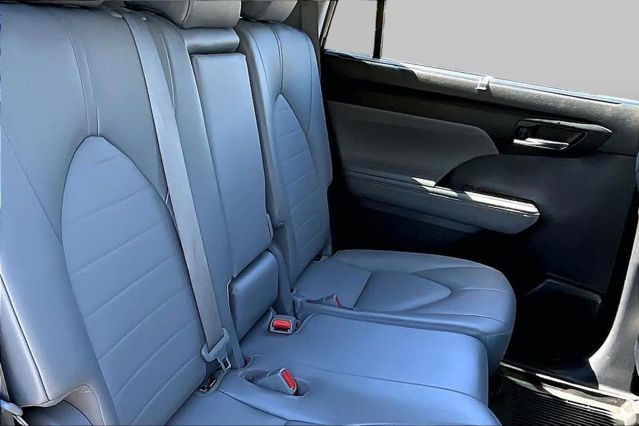 2022 Toyota Highlander Hybrid XLE Folsom CA