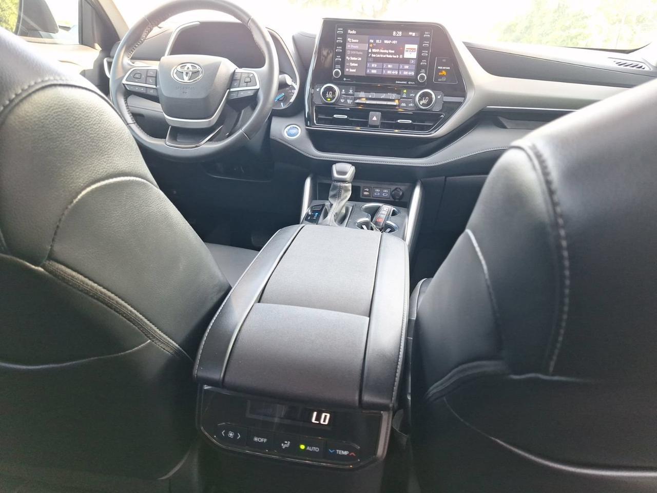2022 Toyota Highlander Hybrid XLE Hurst TX