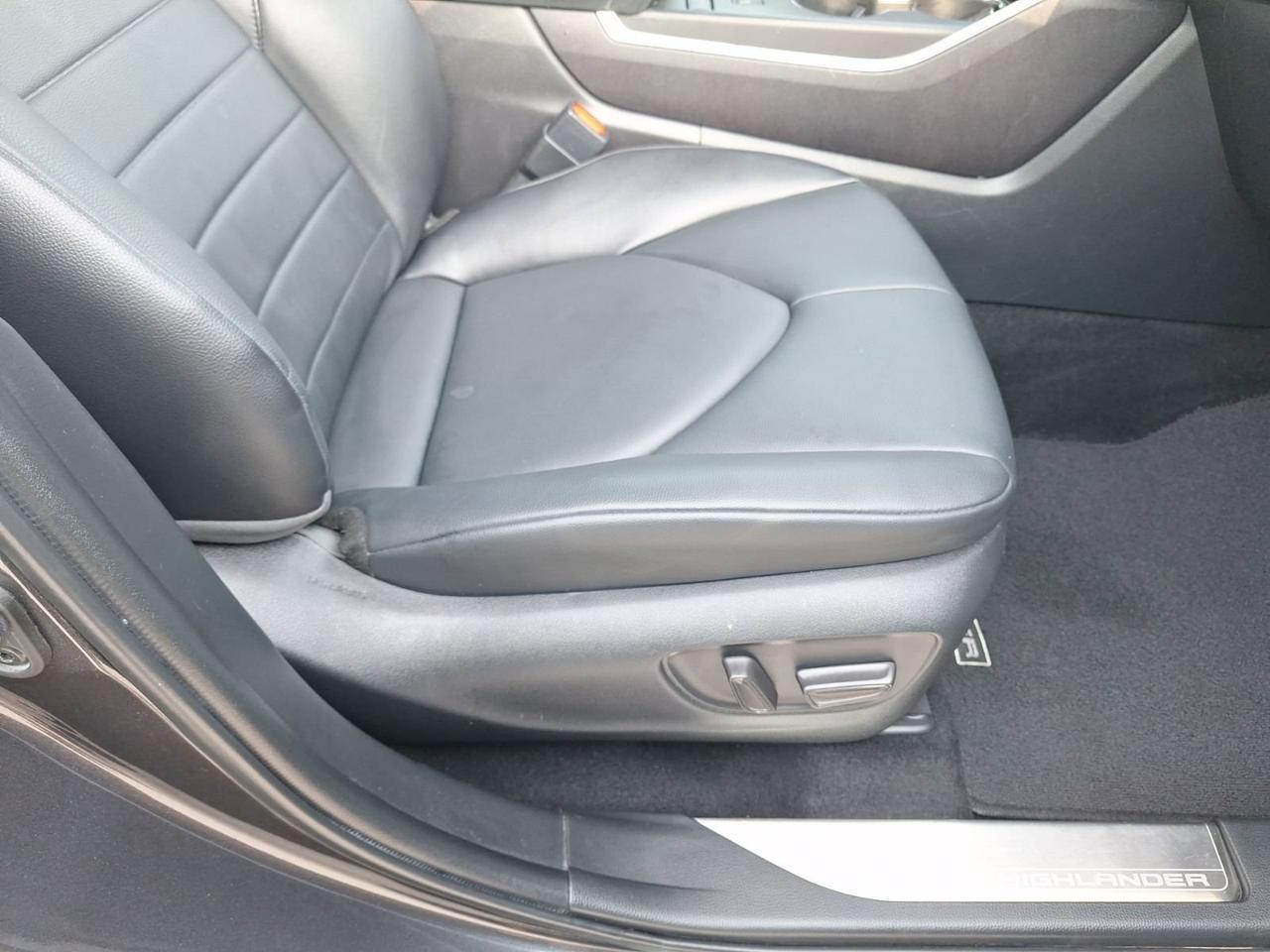 2022 Toyota Highlander Hybrid XLE Hurst TX
