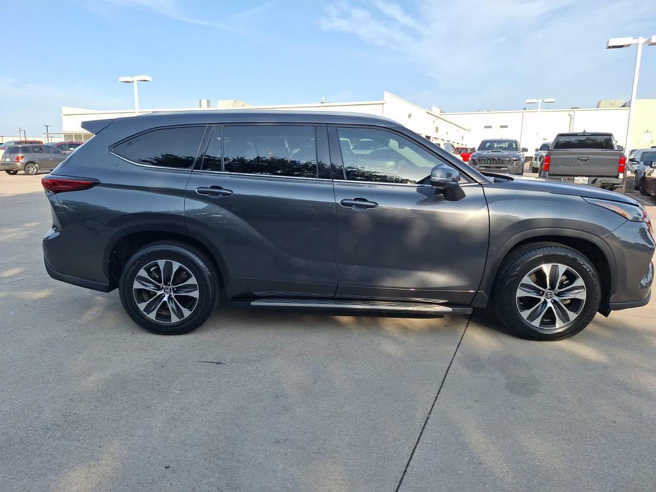 2022 Toyota Highlander Hybrid XLE Hurst TX