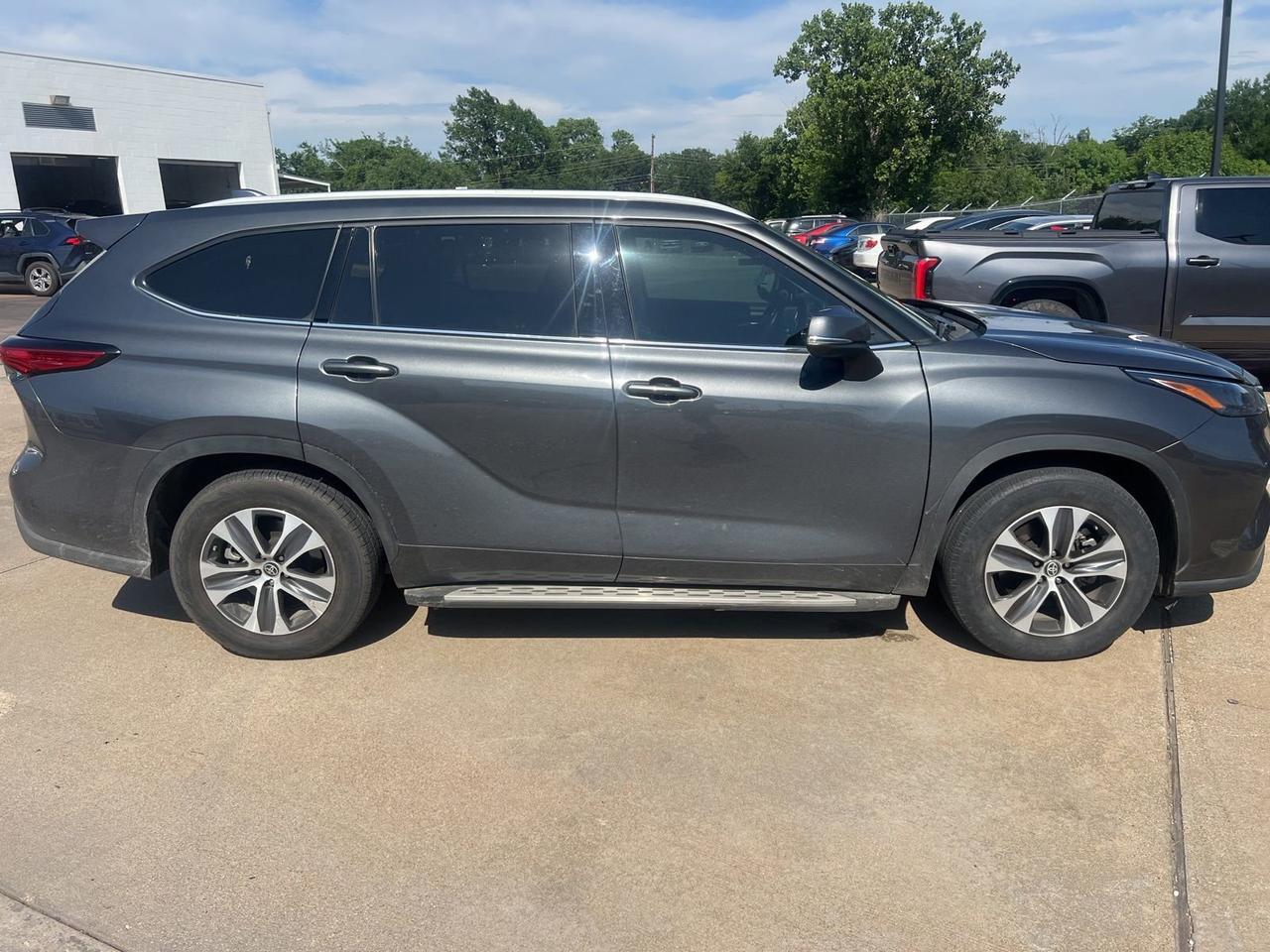 2022 Toyota Highlander Hybrid XLE Hurst TX