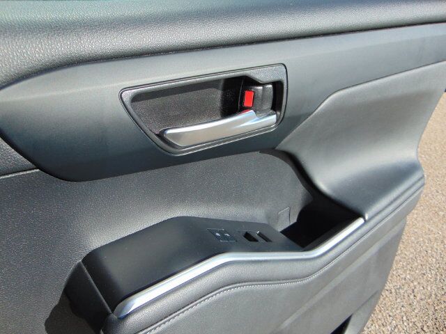 2022 Toyota Highlander Hybrid XLE Santa Fe NM