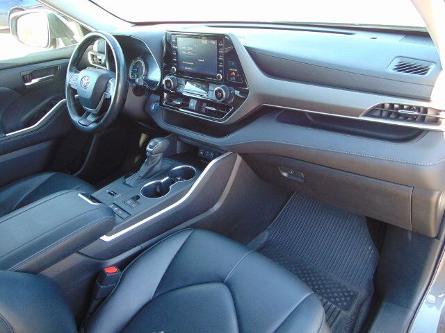 2022 Toyota Highlander Hybrid XLE Santa Fe NM