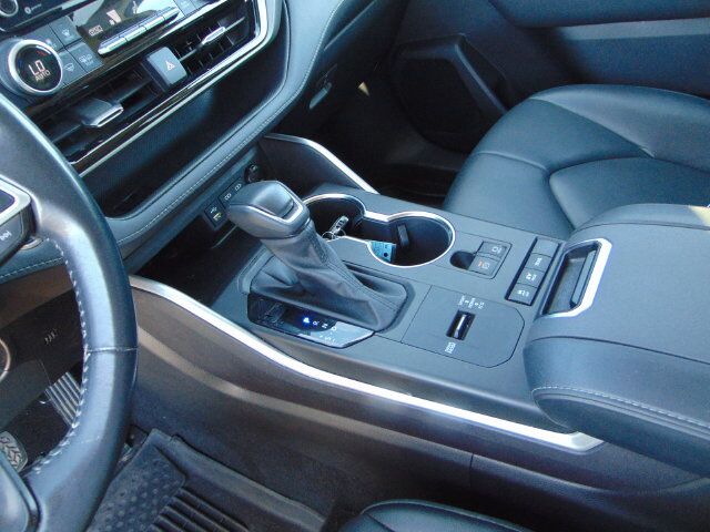 2022 Toyota Highlander Hybrid XLE Santa Fe NM