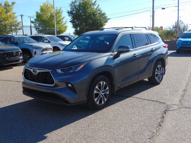 2022 Toyota Highlander Hybrid XLE Santa Fe NM