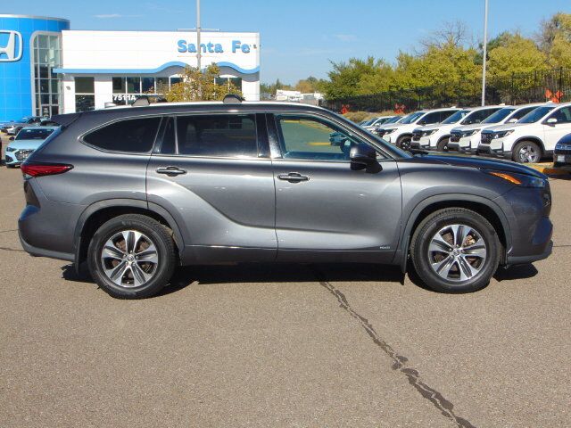 2022 Toyota Highlander Hybrid XLE Santa Fe NM