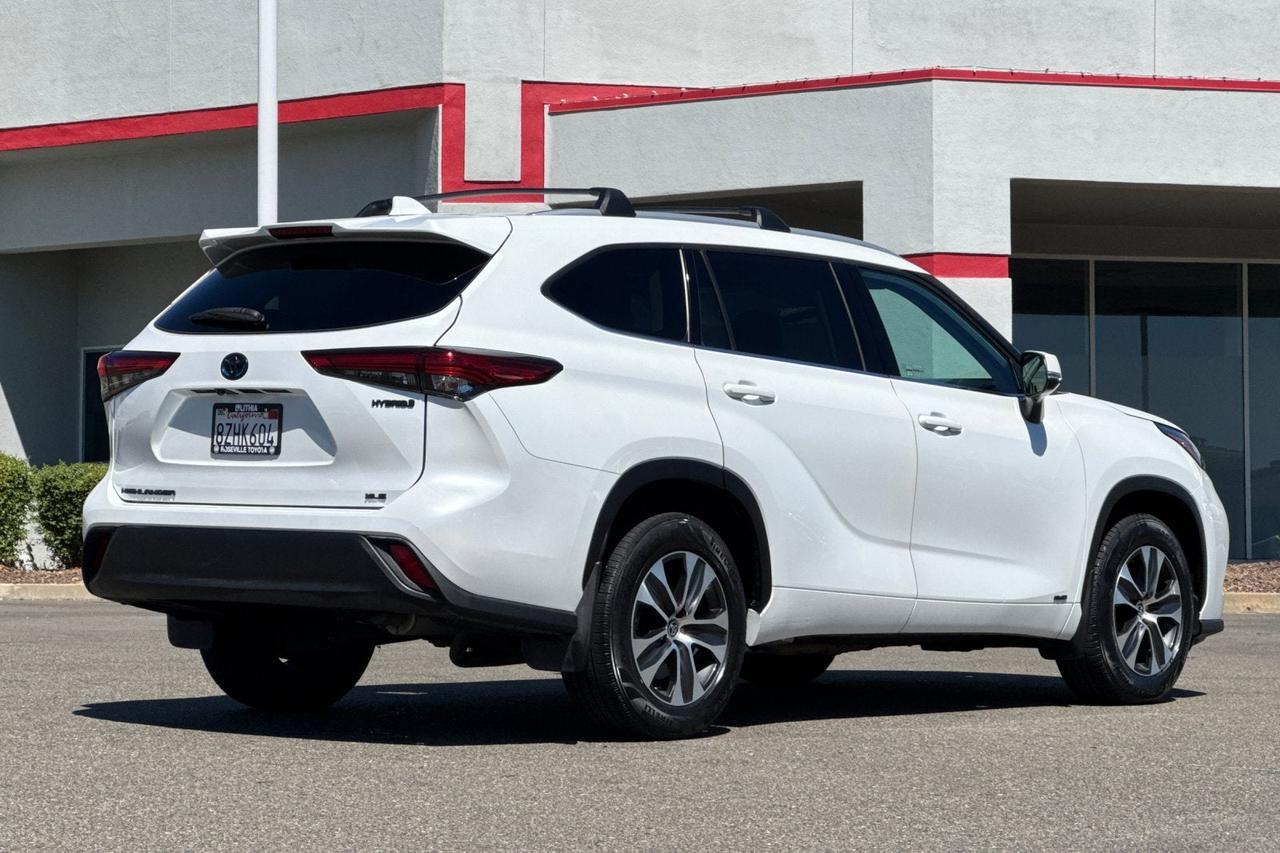 2022 Toyota Highlander Hybrid XLE
