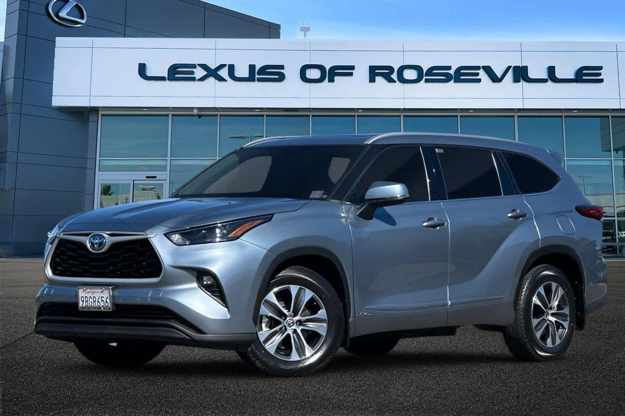 2022 Toyota Highlander Hybrid XLE