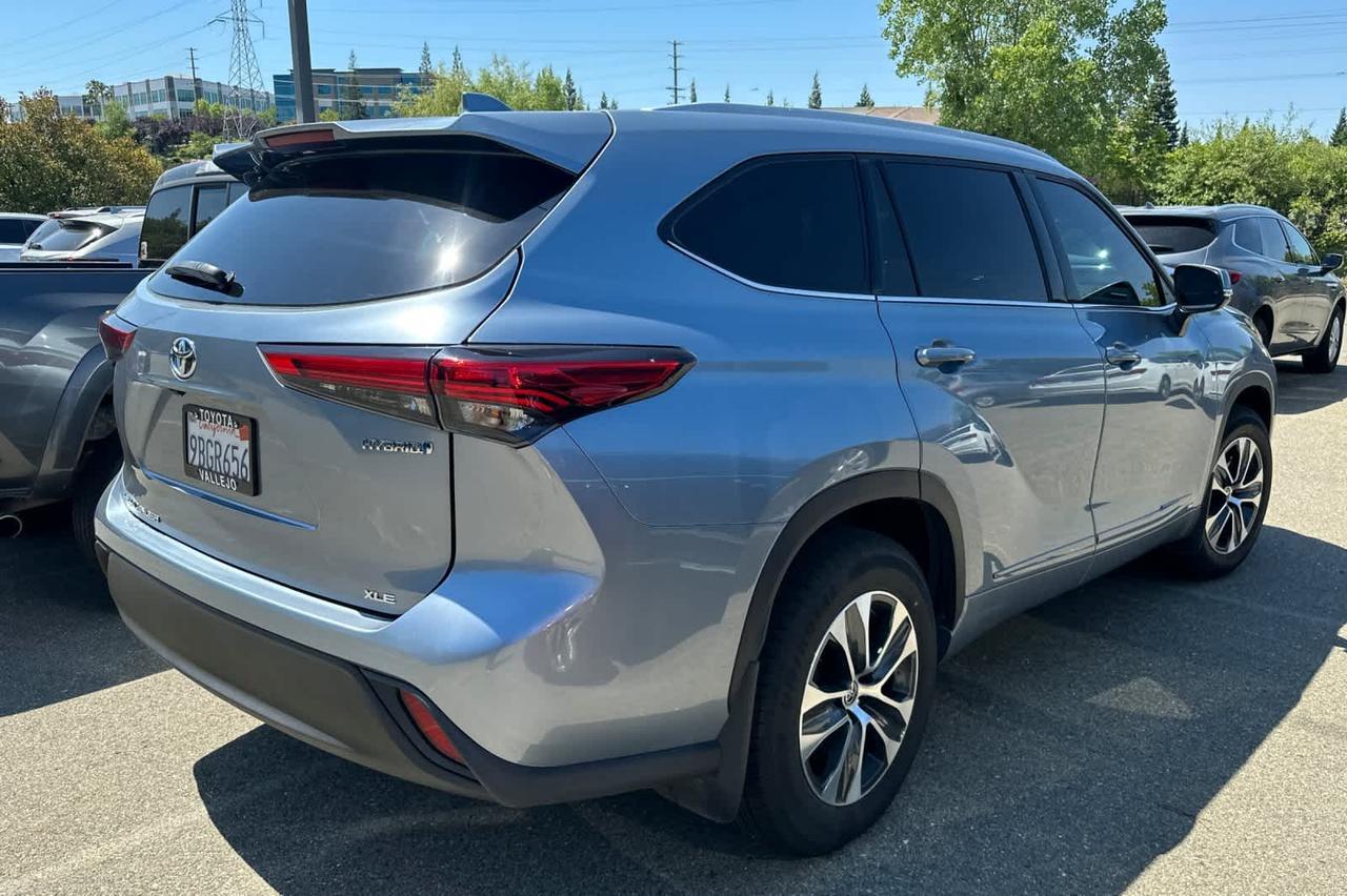 2022 Toyota Highlander Hybrid XLE