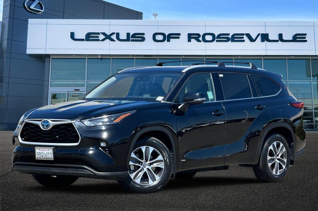 2022 Toyota Highlander Hybrid XLE