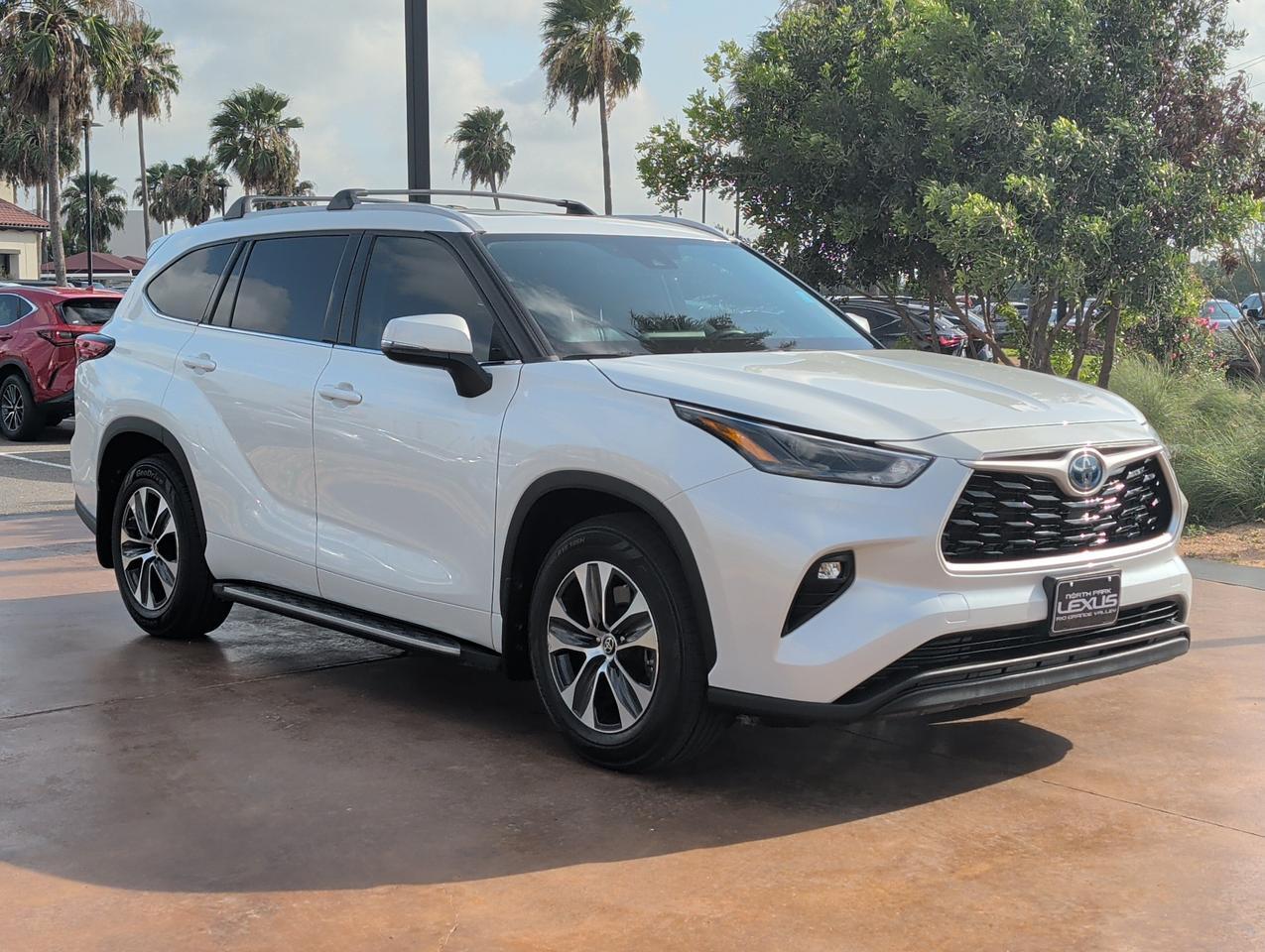 2022 Toyota Highlander Hybrid XLE