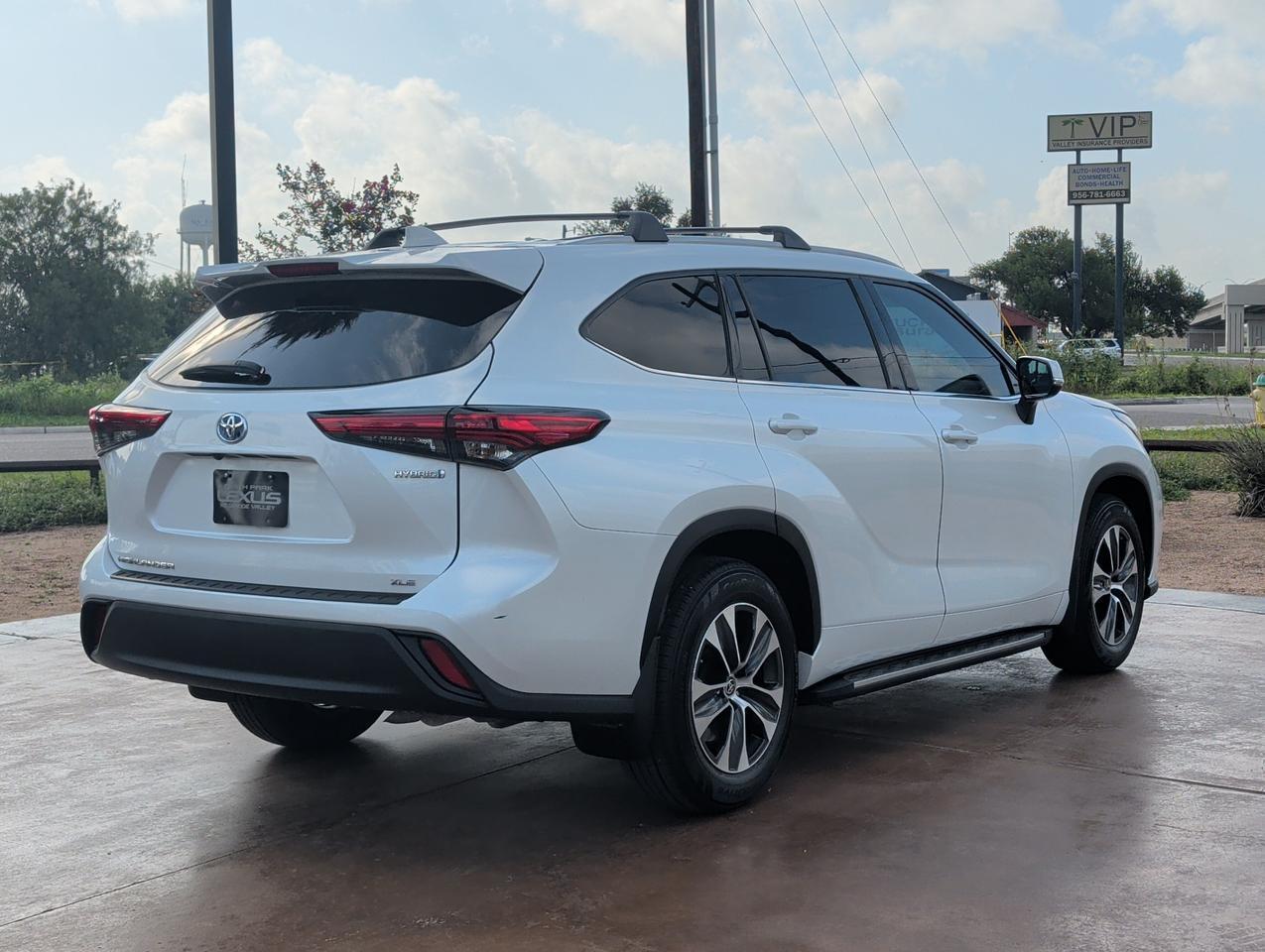 2022 Toyota Highlander Hybrid XLE