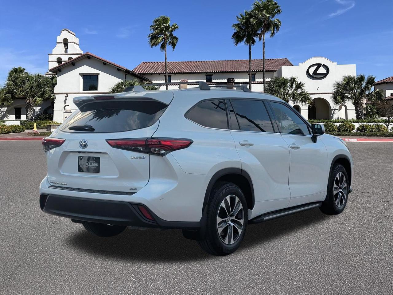 2022 Toyota Highlander Hybrid XLE
