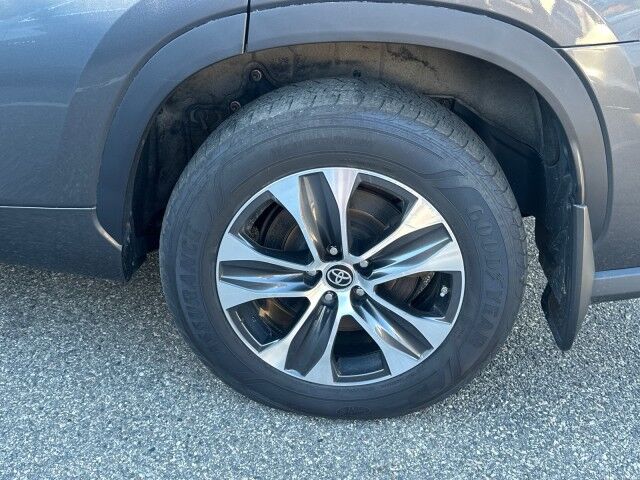2022 Toyota Highlander Hybrid XLE Worcester MA