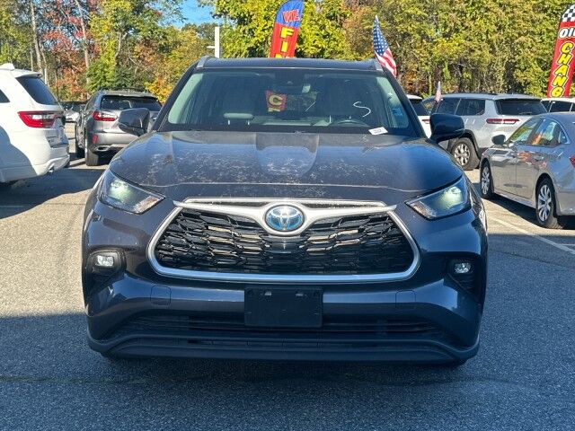 2022 Toyota Highlander Hybrid XLE Worcester MA