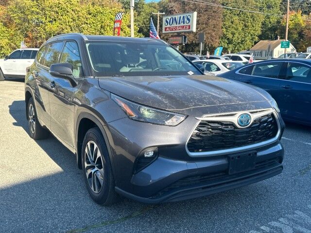 2022 Toyota Highlander Hybrid XLE Worcester MA
