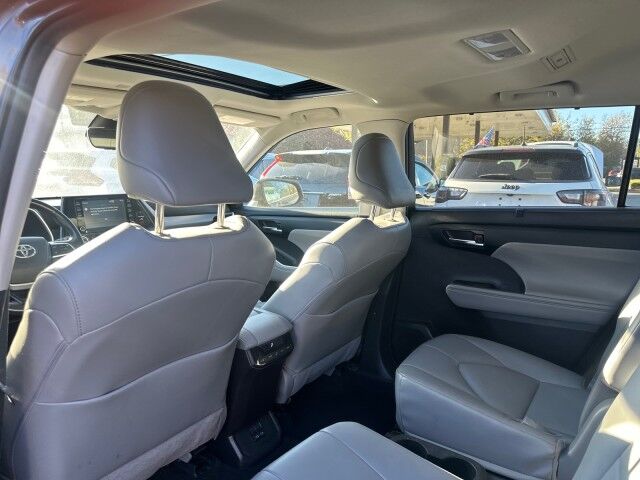2022 Toyota Highlander Hybrid XLE Worcester MA
