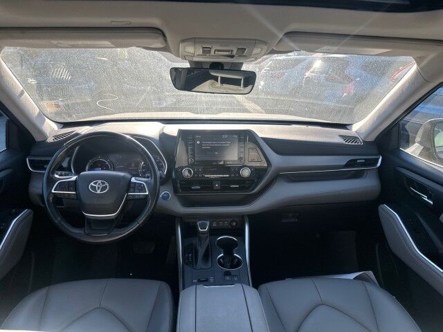 2022 Toyota Highlander Hybrid XLE Worcester MA