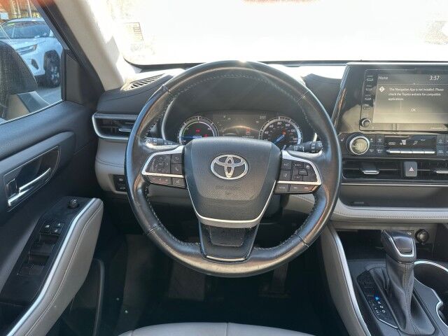 2022 Toyota Highlander Hybrid XLE Worcester MA