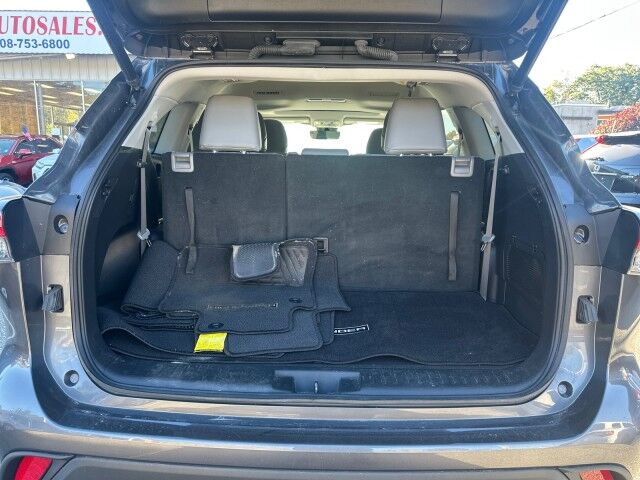 2022 Toyota Highlander Hybrid XLE Worcester MA