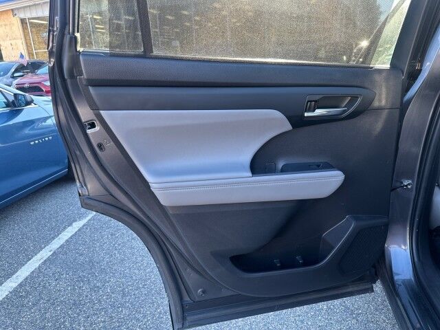 2022 Toyota Highlander Hybrid XLE Worcester MA