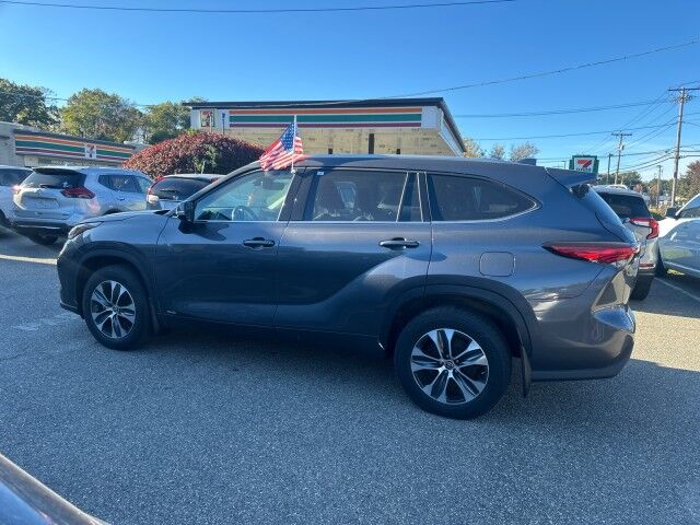 2022 Toyota Highlander Hybrid XLE Worcester MA