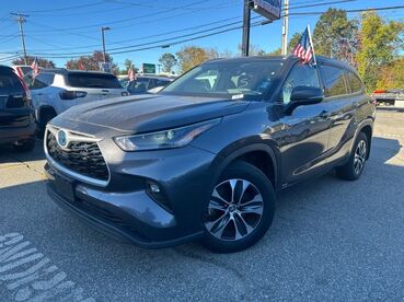 2022_Toyota_Highlander Hybrid_XLE_ Worcester MA