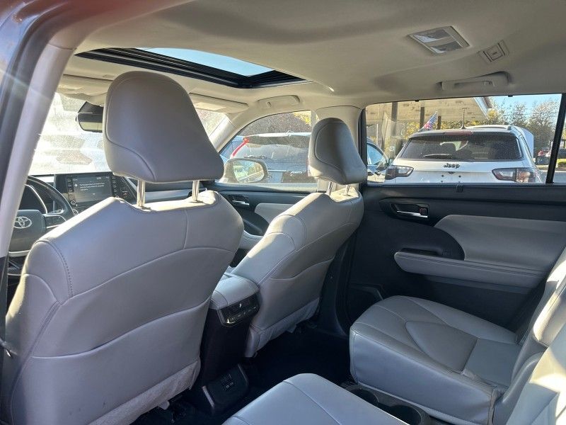 2022 Toyota Highlander Hybrid XLE Worcester MA 2022 Toyota Highlander Hybrid XLE Worcester MA