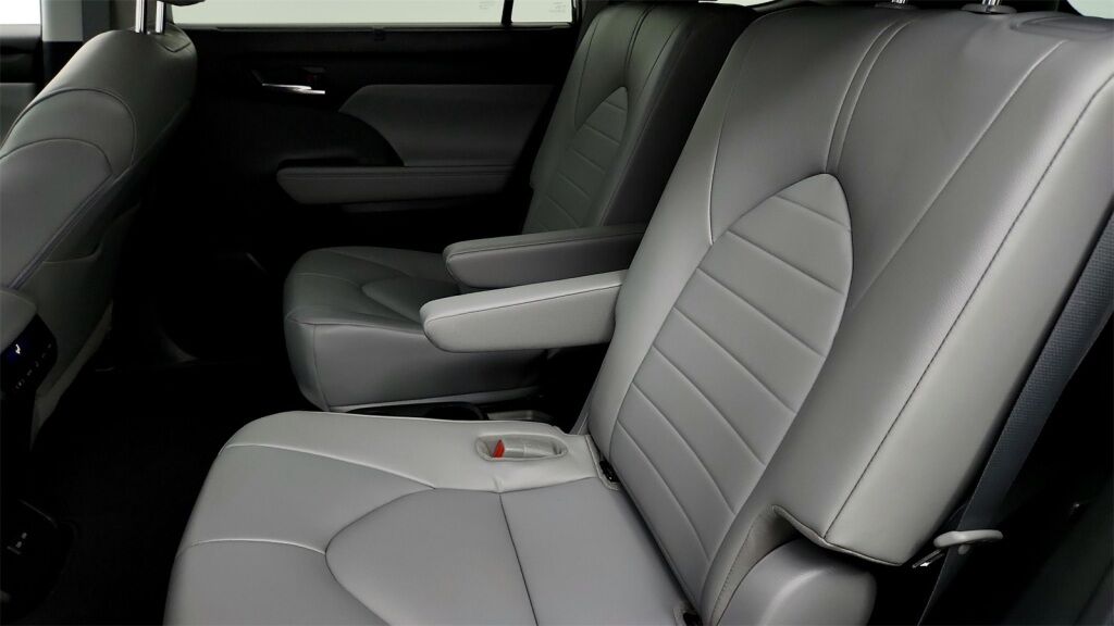 2022 Toyota Highlander Hybrid XLE Laurel MD