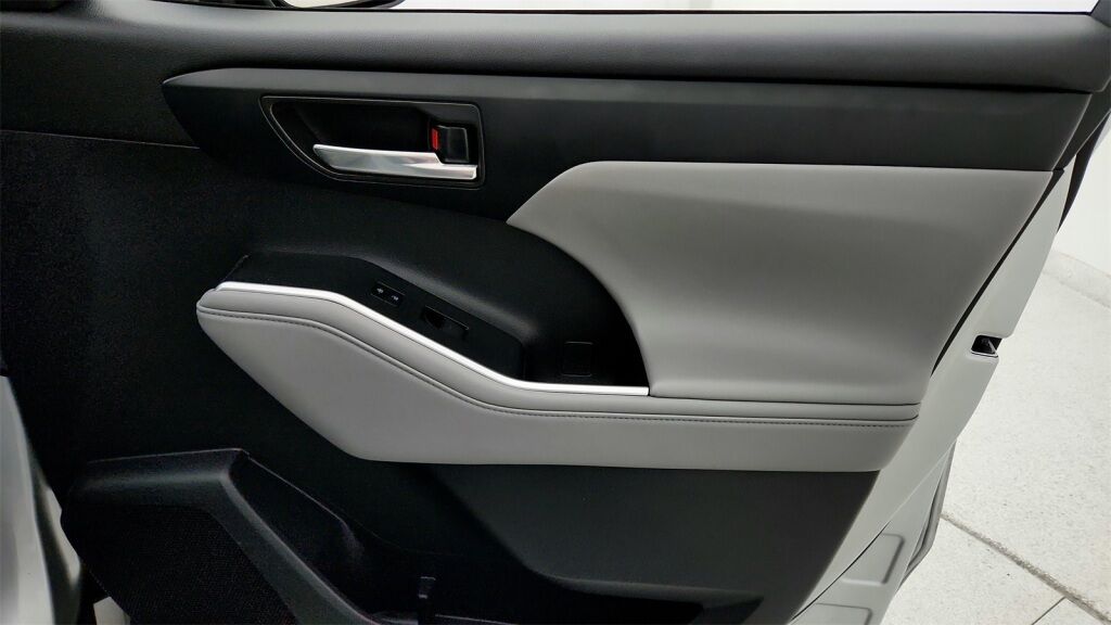 2022 Toyota Highlander Hybrid XLE Laurel MD