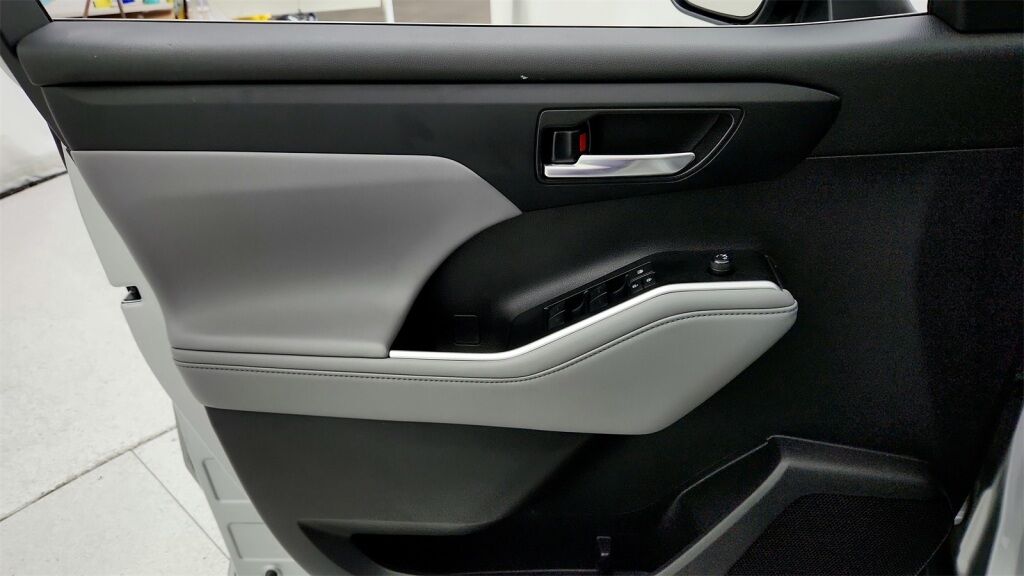 2022 Toyota Highlander Hybrid XLE Laurel MD