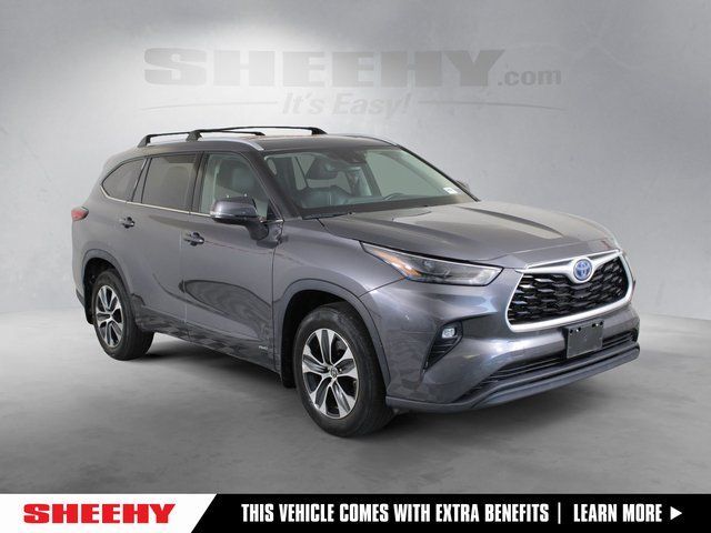 2022 Toyota Highlander Hybrid XLE