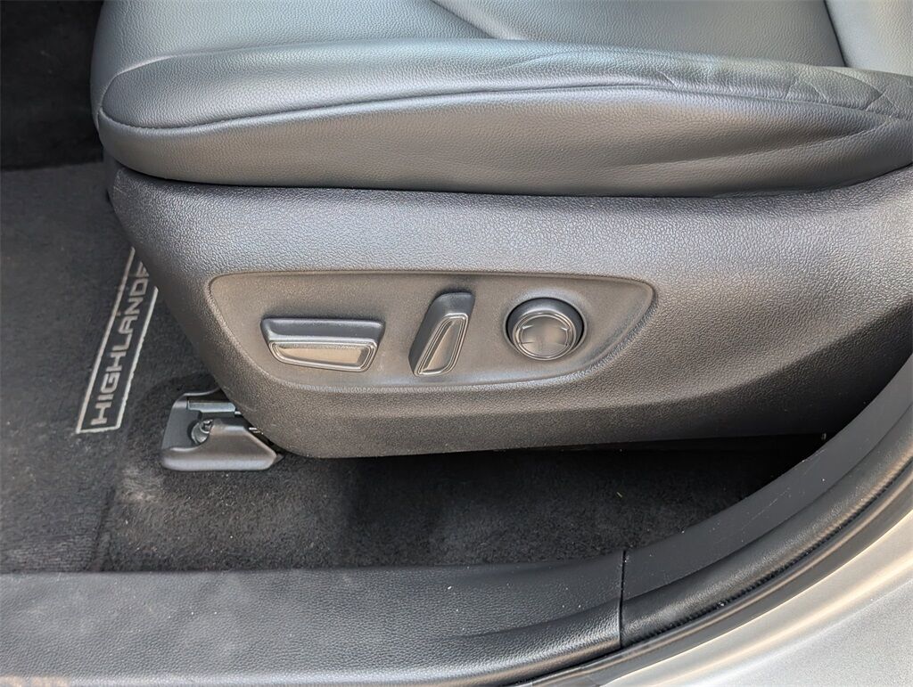 2022 Toyota Highlander Hybrid XLE Cockeysville MD