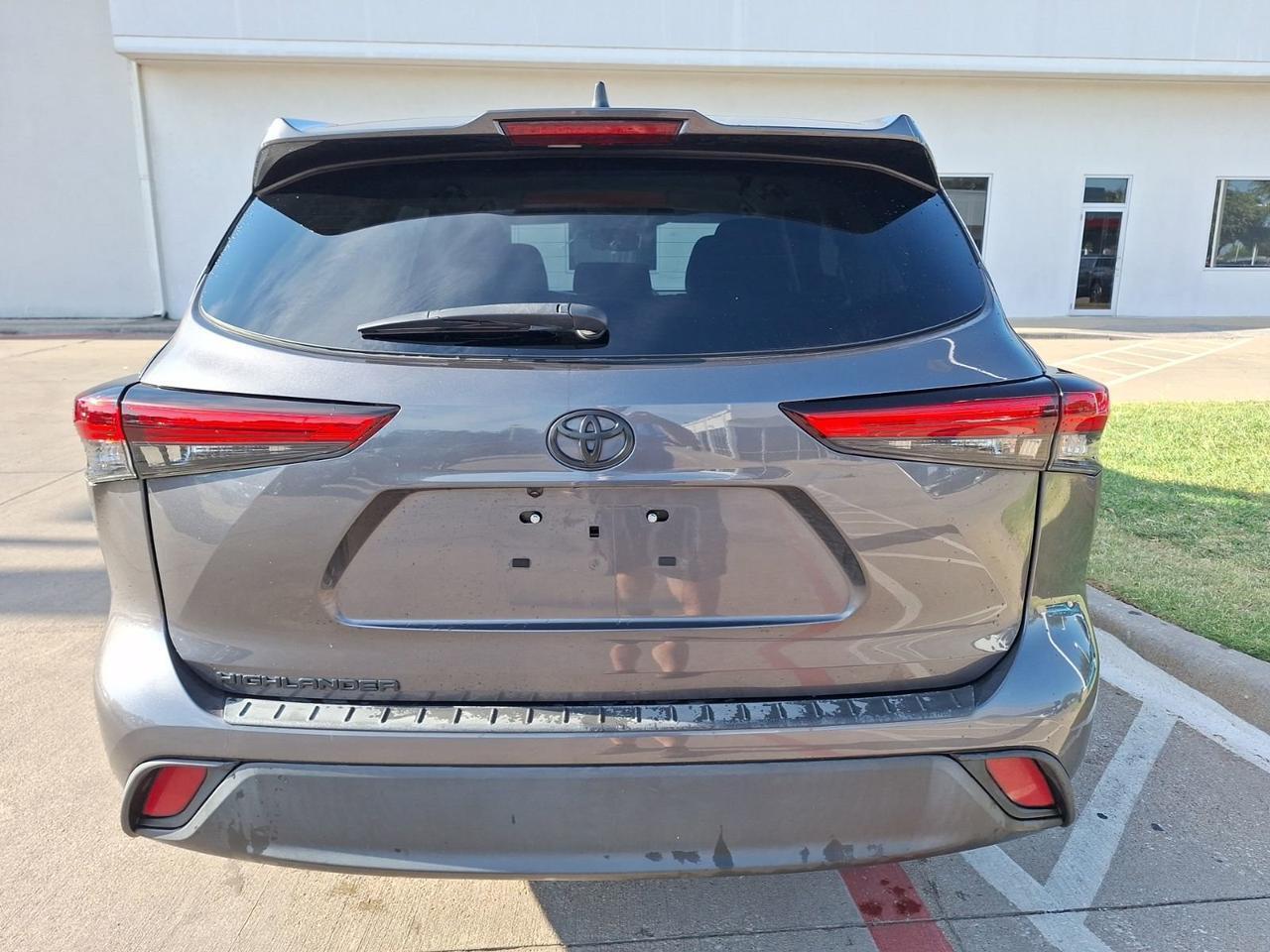 2022 Toyota Highlander L Hurst TX