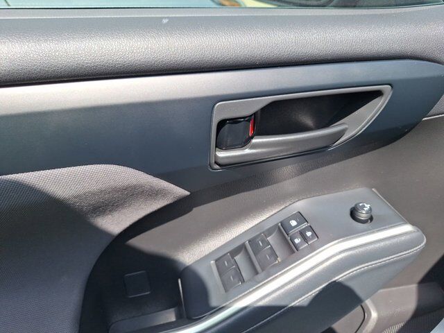 2022 Toyota Highlander L Hurst TX