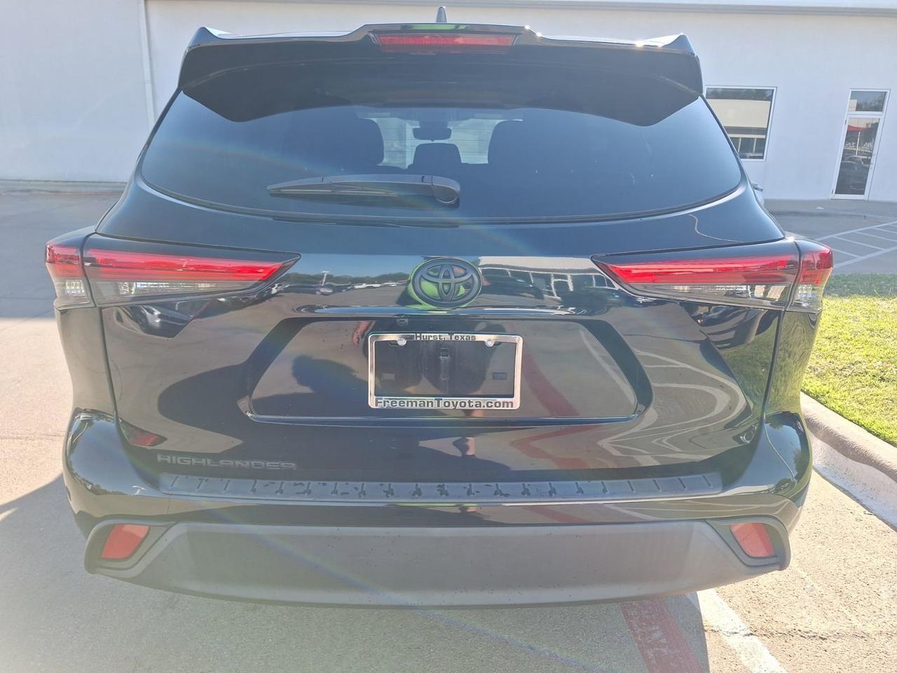 2022 Toyota Highlander L Hurst TX