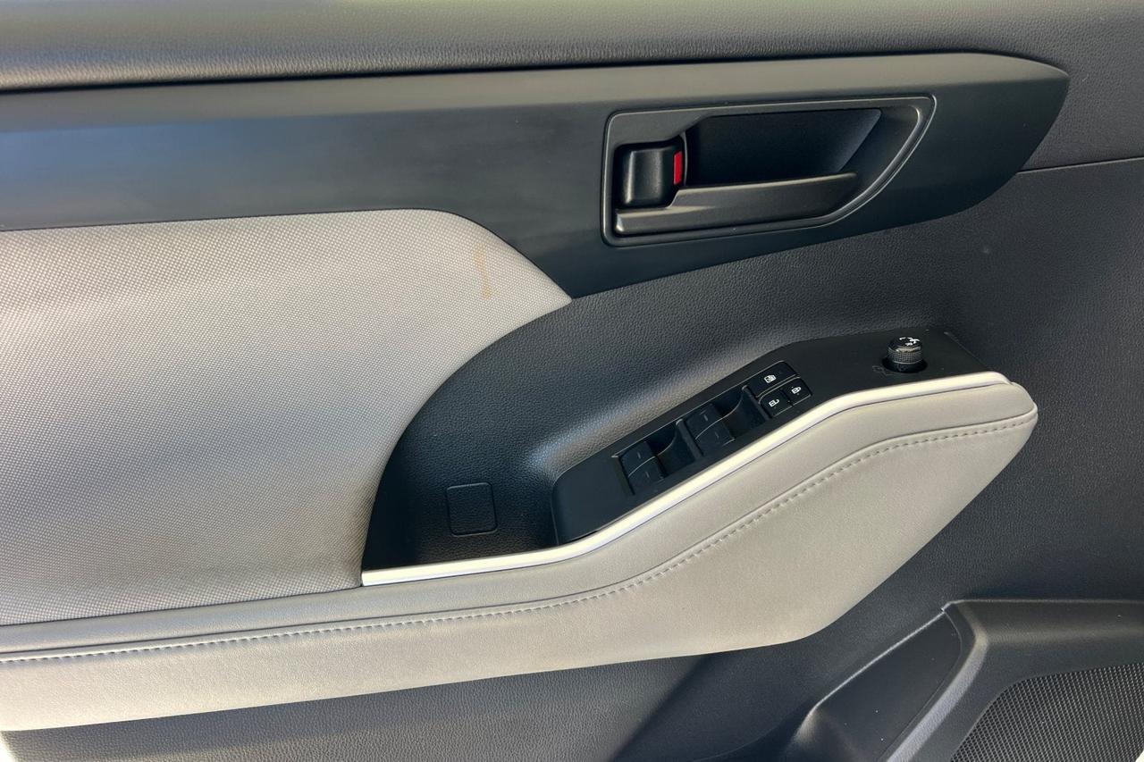 2022 Toyota Highlander L Roseville CA