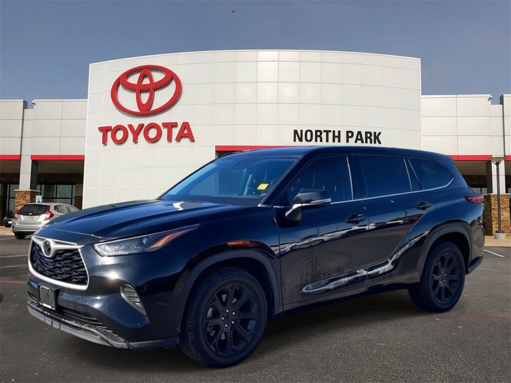 2022 Toyota Highlander L