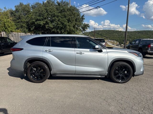 2022 Toyota Highlander LE  TX