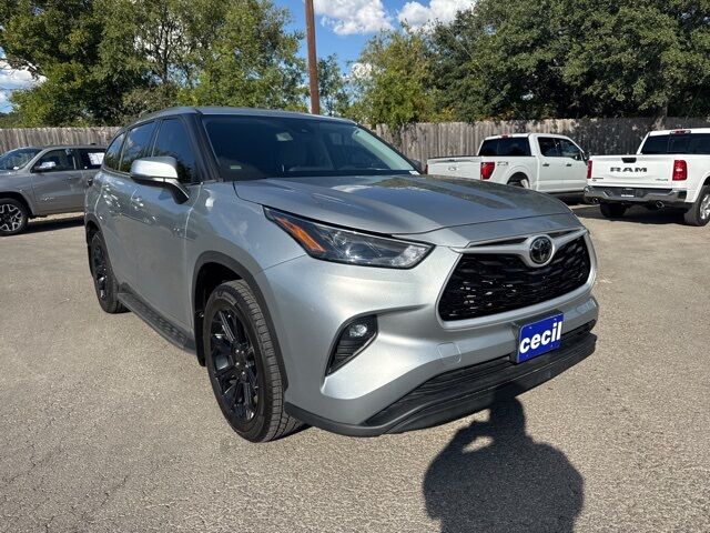 2022 Toyota Highlander LE  TX