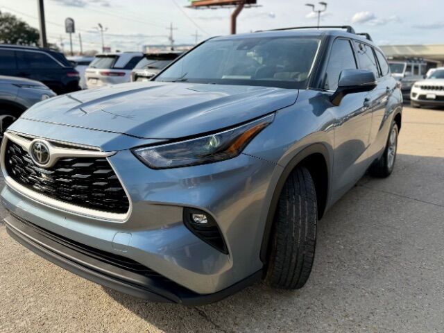 2022 Toyota Highlander LE